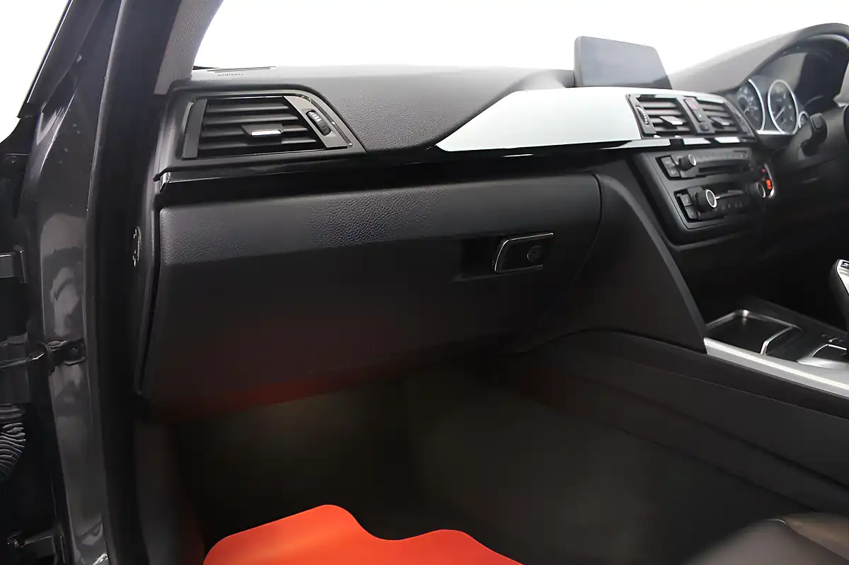 Used 2015 BMW 4 Series Se Grey - Interior and Exterior details 13
