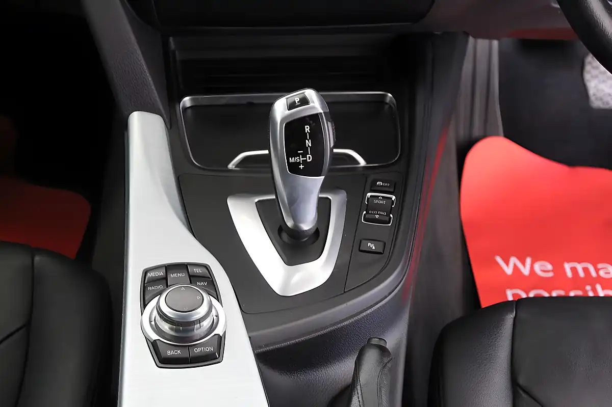 Used 2015 BMW 4 Series Se Grey - Interior and Exterior details 15