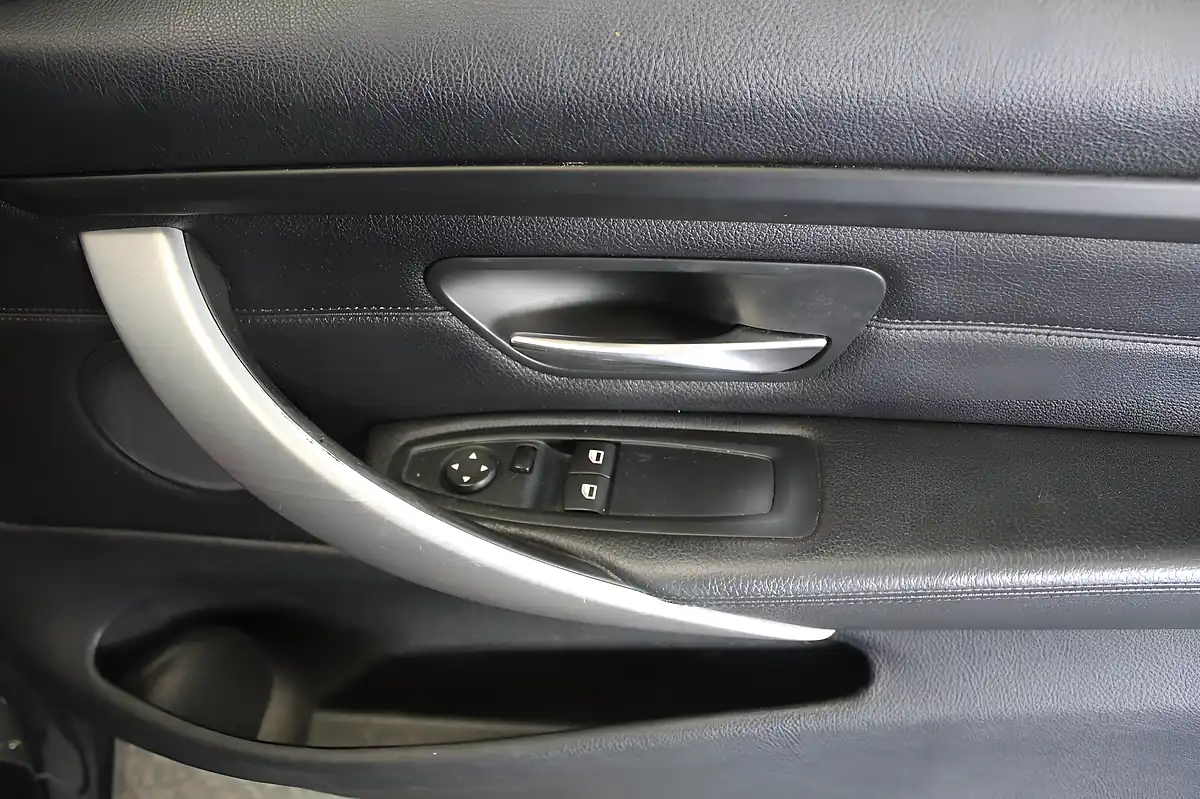 Used 2015 BMW 4 Series Se Grey - Interior and Exterior details 17