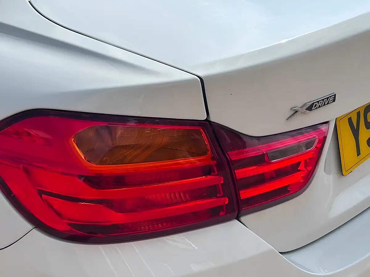 Used 2015 BMW 4 Series Sport White - Interior and Exterior details 12
