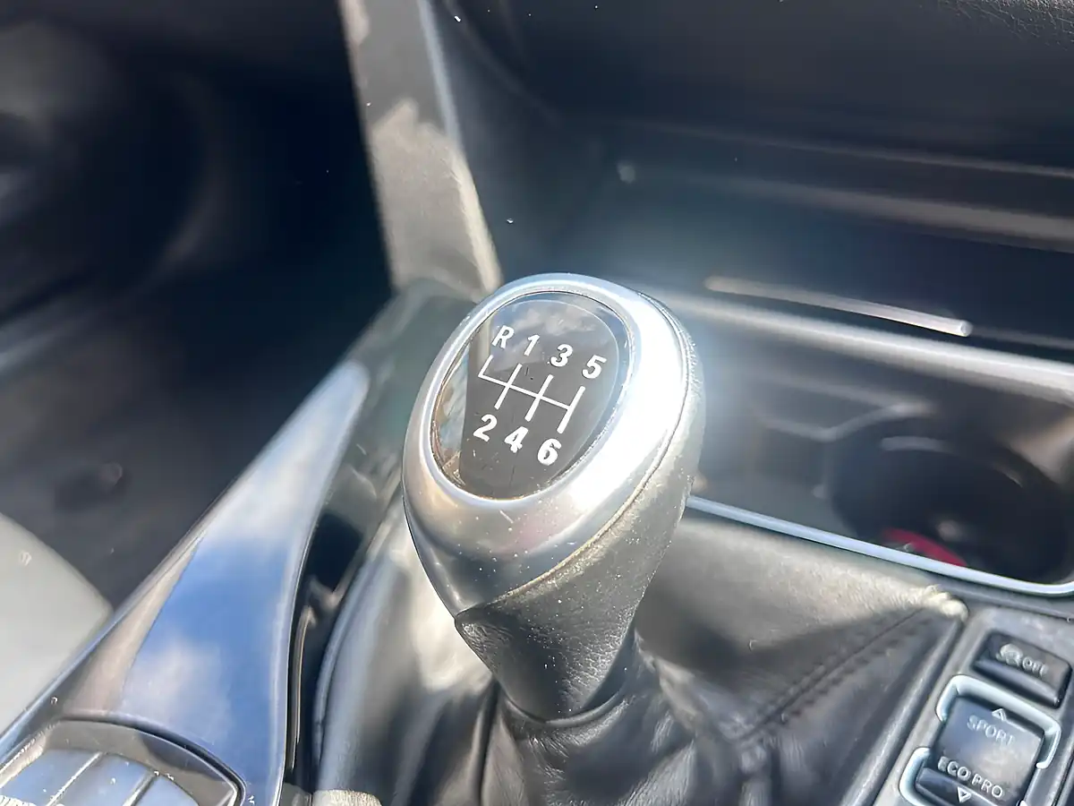 Used 2015 BMW 4 Series Sport White - Interior and Exterior details 14