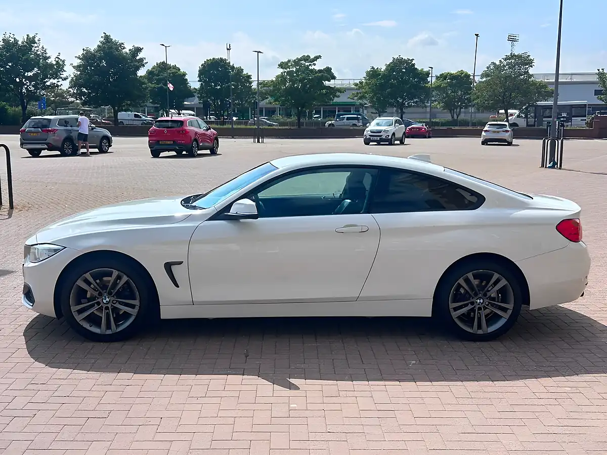 Used 2015 BMW 4 Series Sport White - Interior and Exterior details 7