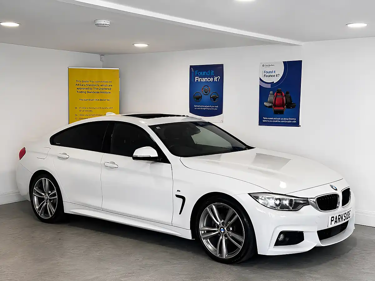 Used 2015 BMW 420i M Sport Alpine White - Front View