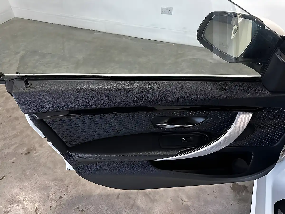 Used 2015 BMW 420i M Sport Alpine White - Interior and Exterior details 11