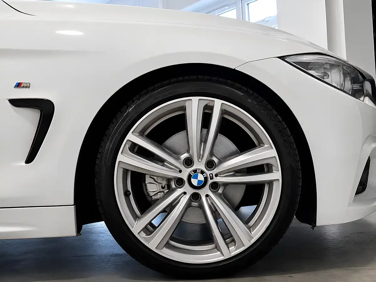 Used 2015 BMW 420i M Sport Alpine White - Interior and Exterior details 19