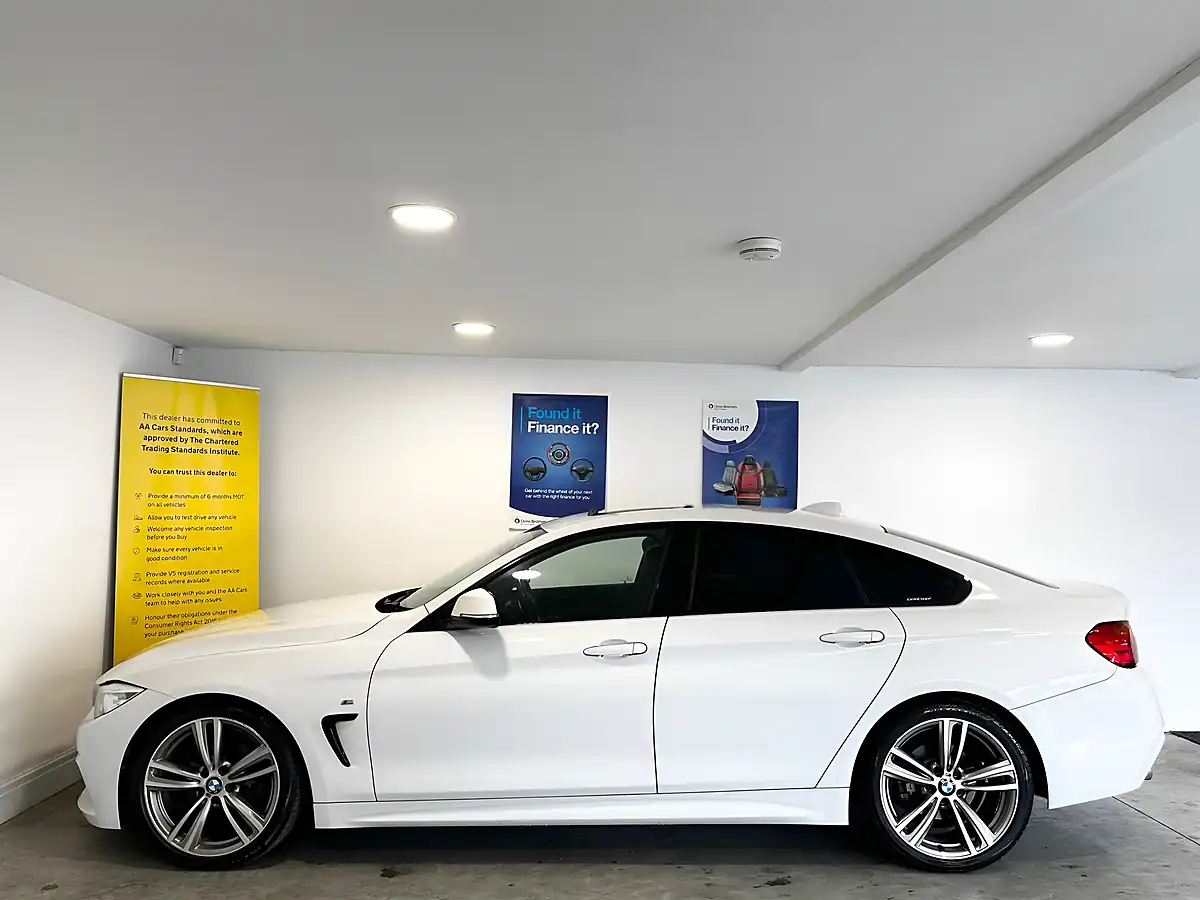 Used 2015 BMW 420i M Sport Alpine White - Interior and Exterior details 9