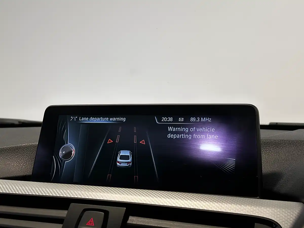 Used 2015 BMW 420i M Sport Alpine White - Interior and Exterior details 16