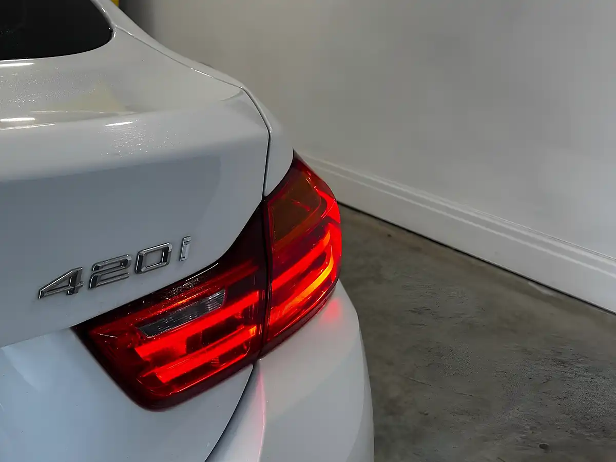 Used 2015 BMW 420i M Sport Alpine White - Interior and Exterior details 17