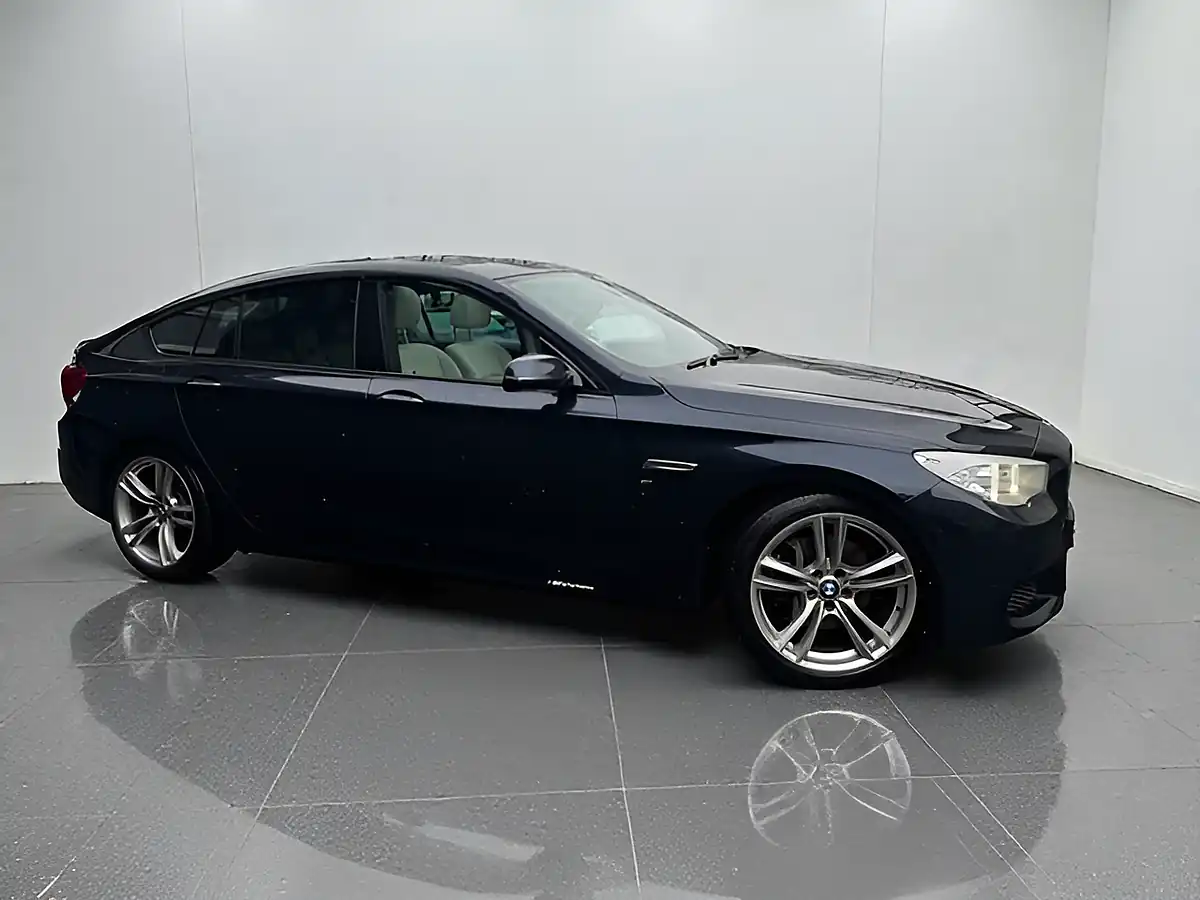Used 2015 BMW 5 Series Gran Turismo M Sport GT Blue - Front View