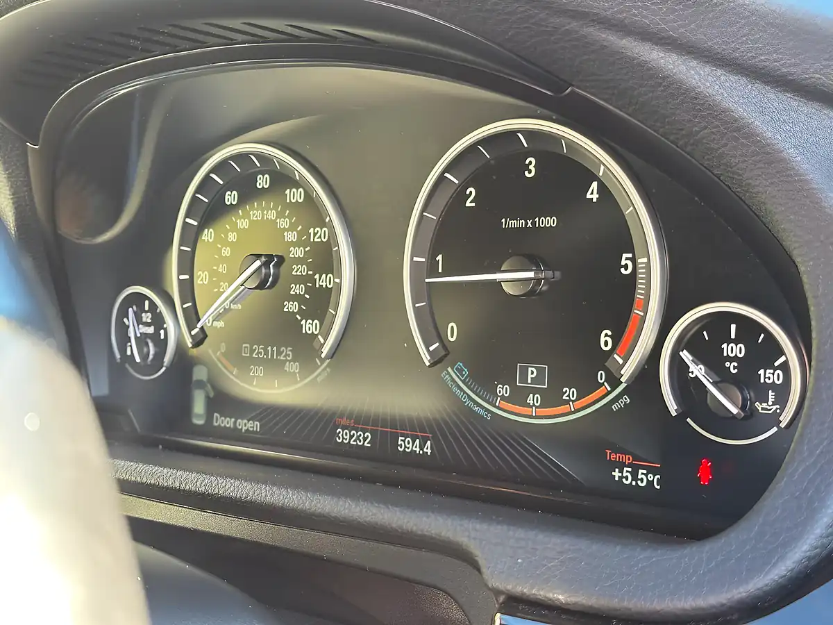 Used 2015 BMW 5 Series Gran Turismo M Sport Silver - Interior and Exterior details 18