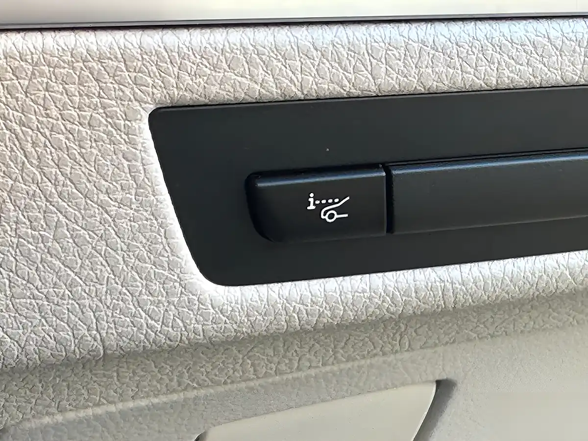 Used 2015 BMW 5 Series Gran Turismo M Sport Silver - Interior and Exterior details 19