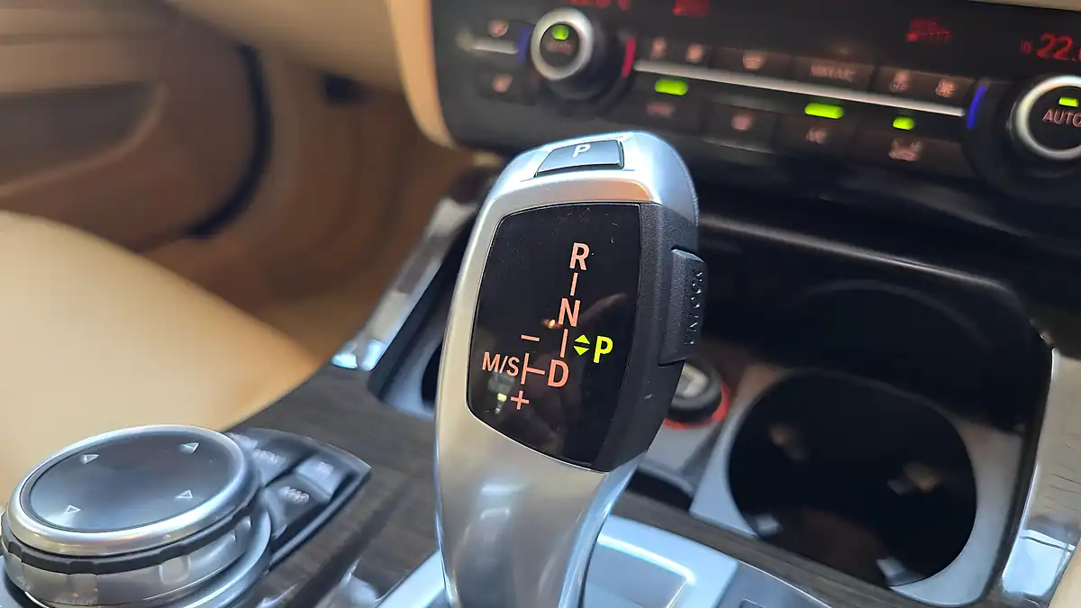 Used 2015 BMW 5 Series Luxury Black - Interior and Exterior details 8