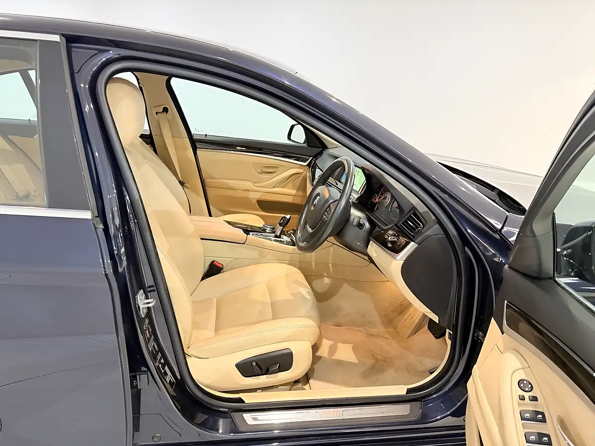 Used 2015 BMW 5 Series Luxury Blue - Interior and Exterior details 15