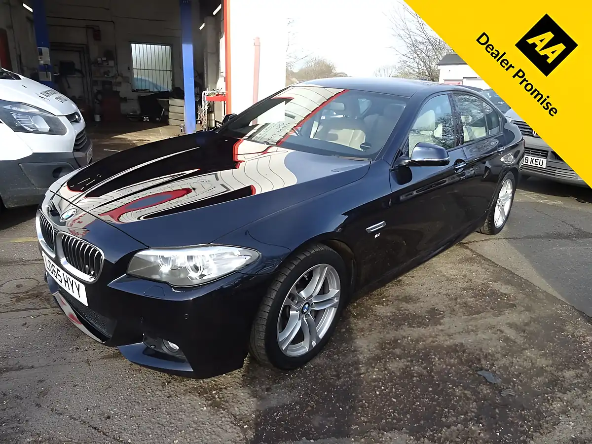 Used 2015 BMW 5 Series M Sport Black - Front View
