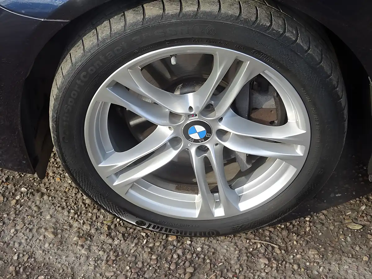 Used 2015 BMW 5 Series M Sport Black - Interior and Exterior details 14