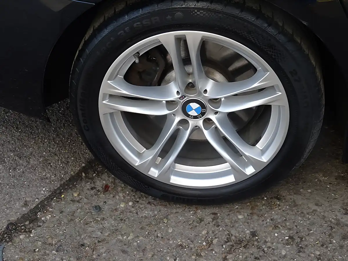 Used 2015 BMW 5 Series M Sport Black - Interior and Exterior details 16