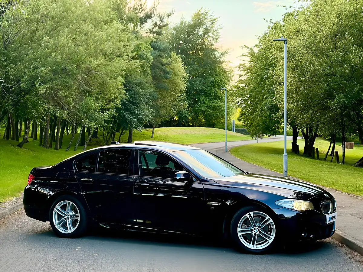 Used 2015 BMW 5 Series M Sport Black - Front View