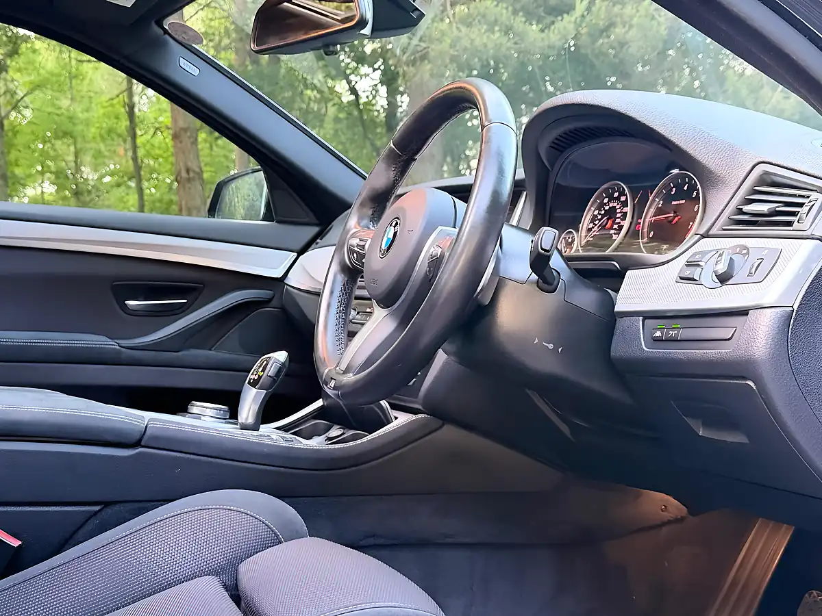 Used 2015 BMW 5 Series M Sport Black - Interior and Exterior details 16