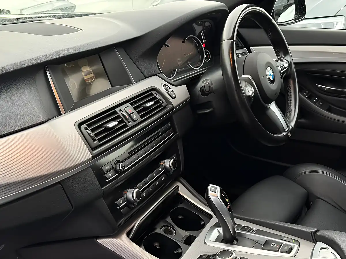 Used 2015 BMW 5 Series M Sport Black - Interior and Exterior details 14
