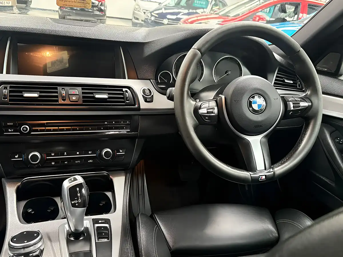 Used 2015 BMW 5 Series M Sport Black - Interior and Exterior details 14