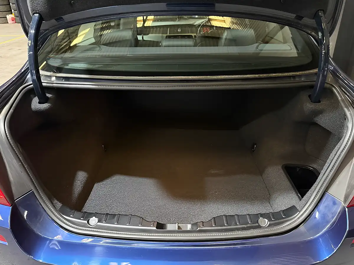 Used 2015 BMW 5 Series M Sport Blue - Interior and Exterior details 13