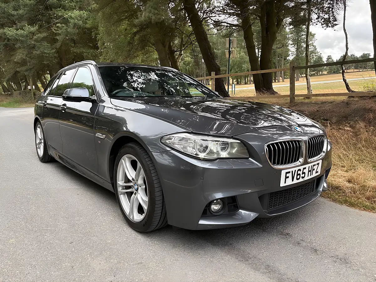 Used 2015 BMW 5 Series M Sport Touring Grey - Front View