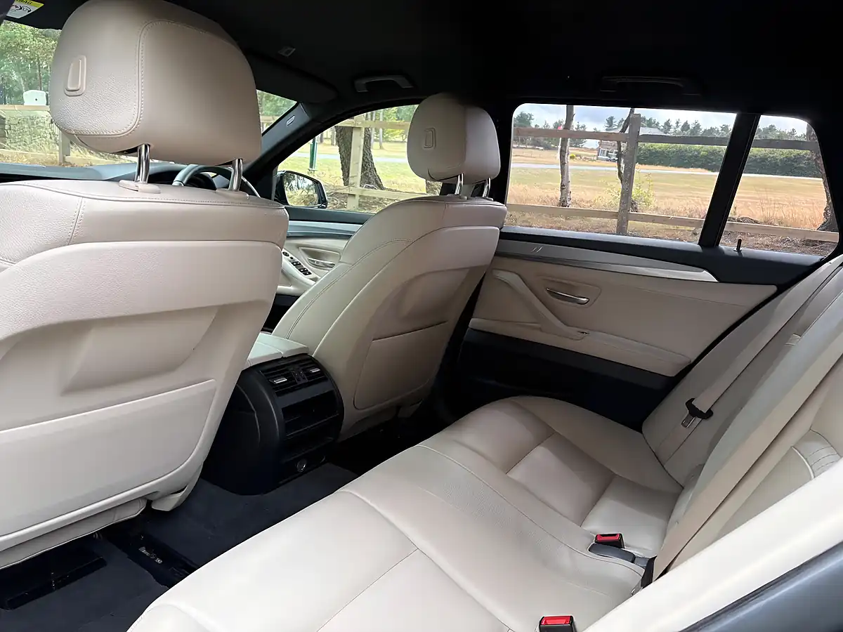 Used 2015 BMW 5 Series M Sport Touring Grey - Interior and Exterior details 14