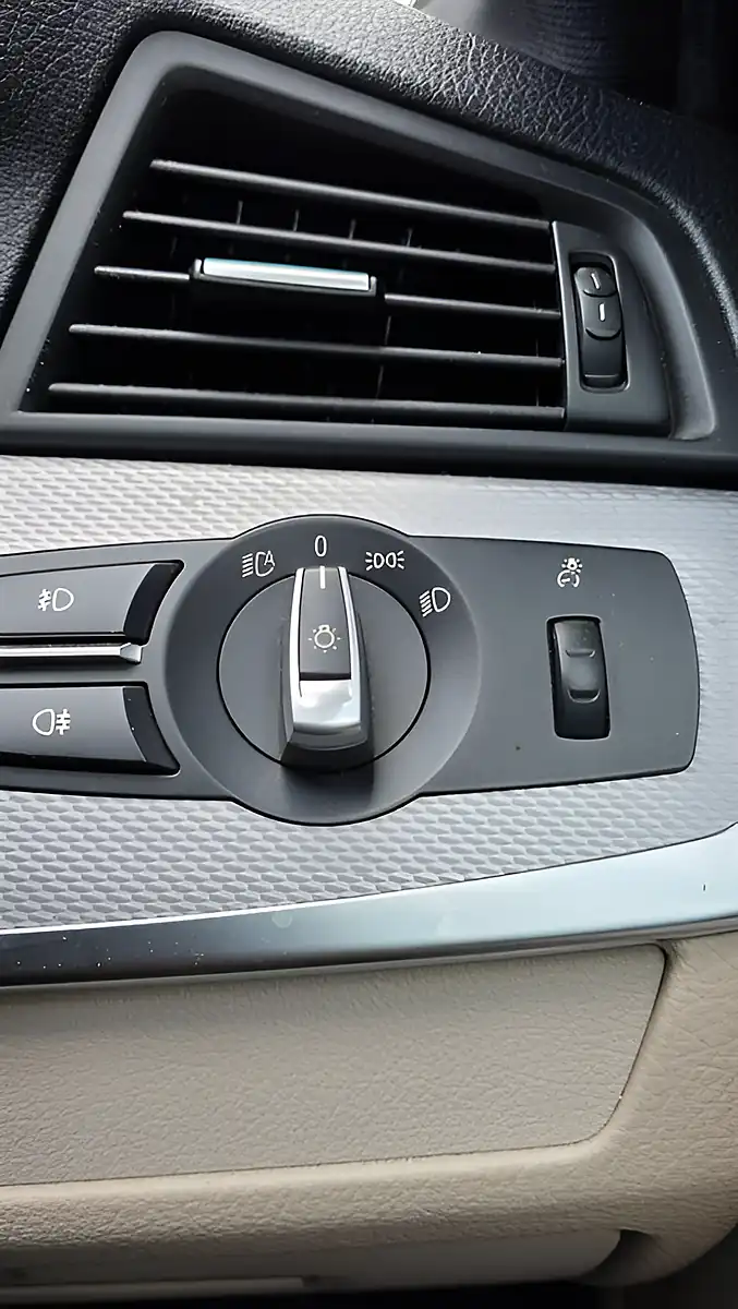 Used 2015 BMW 5 Series M Sport Touring White - Interior and Exterior details 17