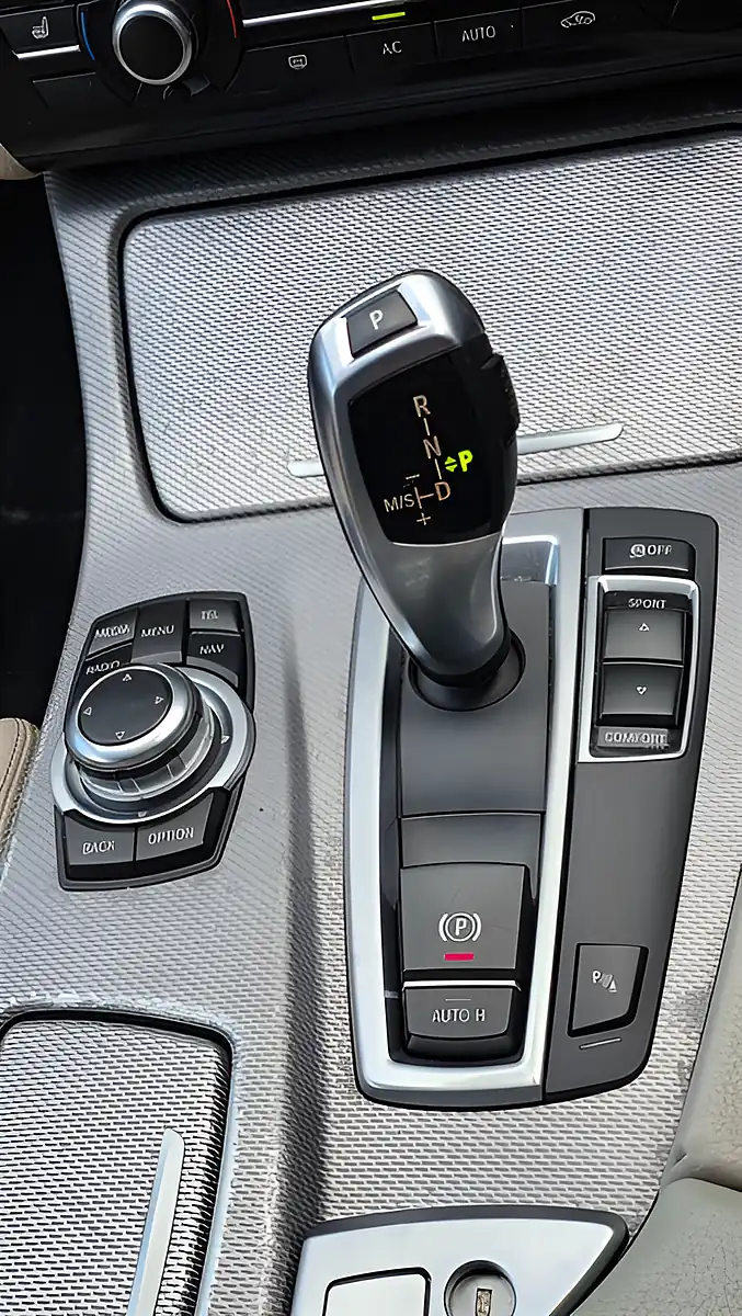 Used 2015 BMW 5 Series M Sport Touring White - Interior and Exterior details 19