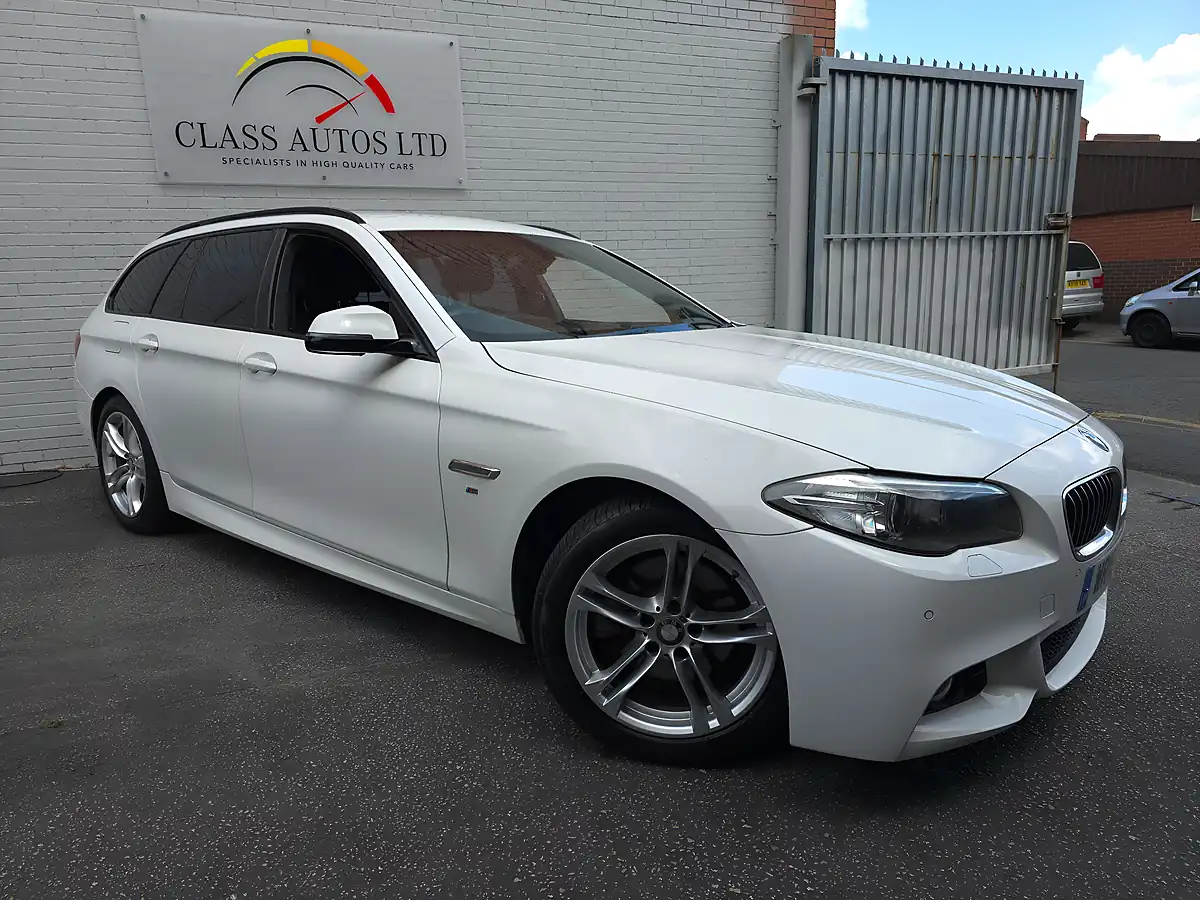 Used 2015 BMW 5 Series M Sport White - Front View
