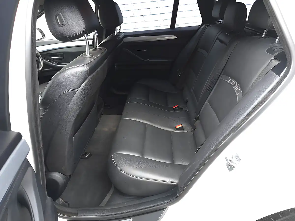 Used 2015 BMW 5 Series M Sport White - Interior and Exterior details 10