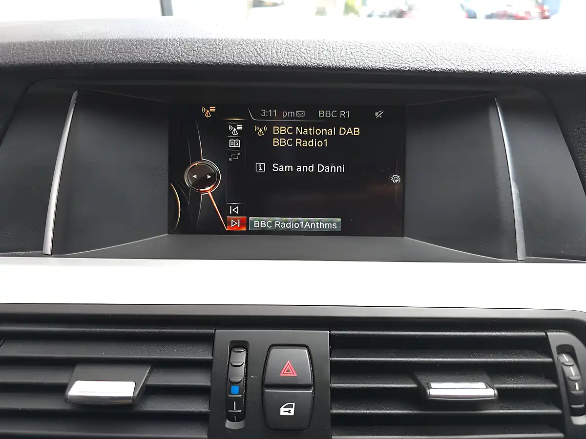 Used 2015 BMW 5 Series M Sport White - Interior and Exterior details 12
