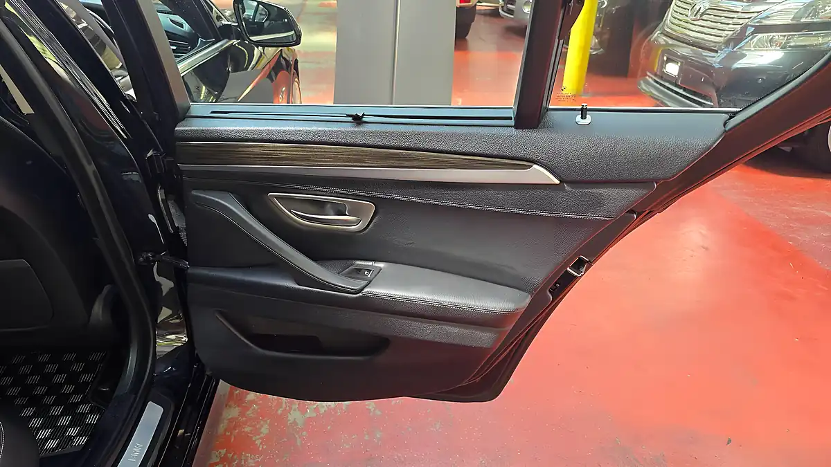 Used 2015 BMW 5 Series Se Black - Interior and Exterior details 14