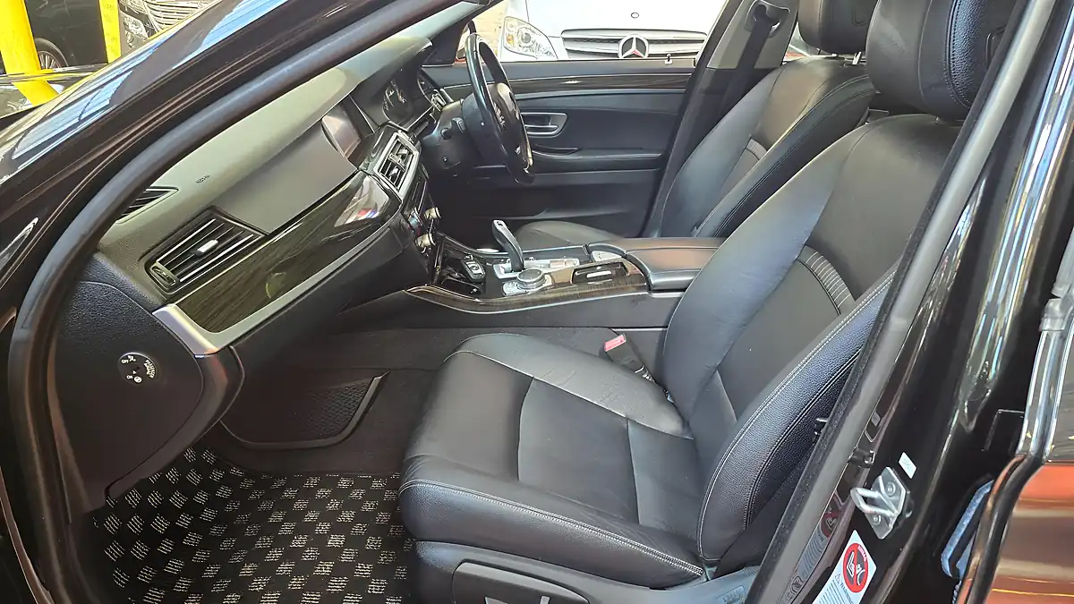 Used 2015 BMW 5 Series Se Black - Interior and Exterior details 6