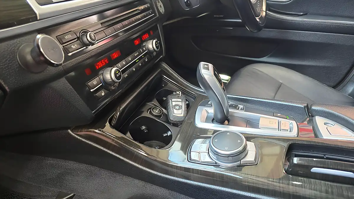 Used 2015 BMW 5 Series Se Black - Interior and Exterior details 7