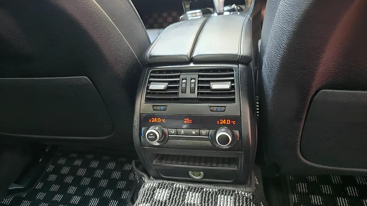 Used 2015 BMW 5 Series Se Black - Interior and Exterior details 8