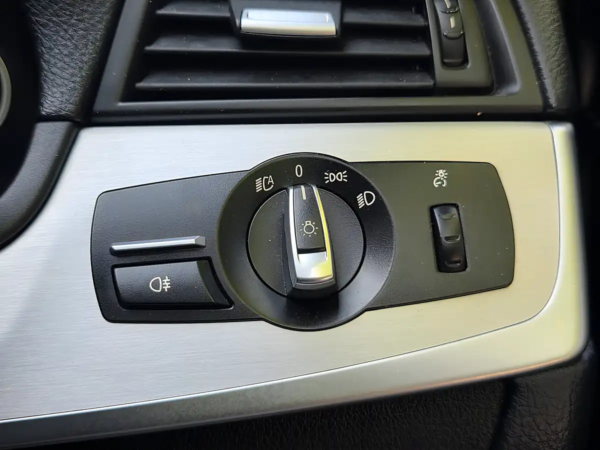 Used 2015 BMW 5 Series Se Black - Interior and Exterior details 17