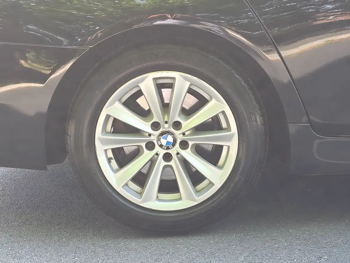 Used 2015 BMW 5 Series Se Black - Interior and Exterior details 18