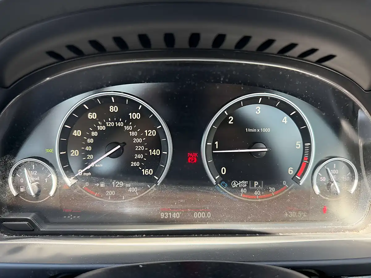 Used 2015 BMW 5 Series Se Grey - Interior and Exterior details 10
