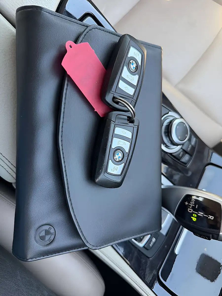 Used 2015 BMW 5 Series Se Grey - Interior and Exterior details 11