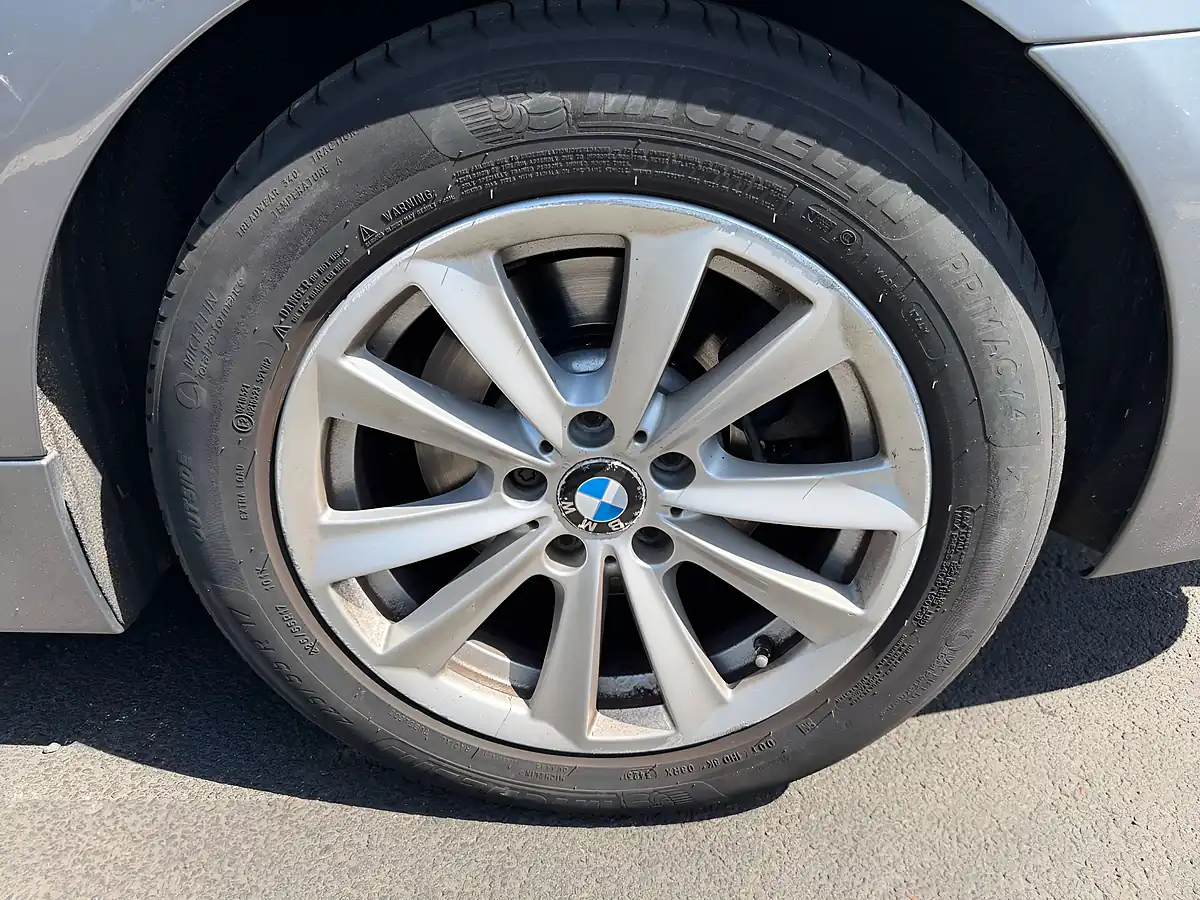 Used 2015 BMW 5 Series Se Grey - Interior and Exterior details 13