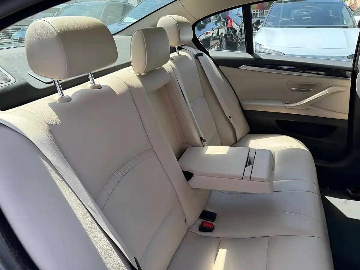 Used 2015 BMW 5 Series Se Grey - Interior and Exterior details 9