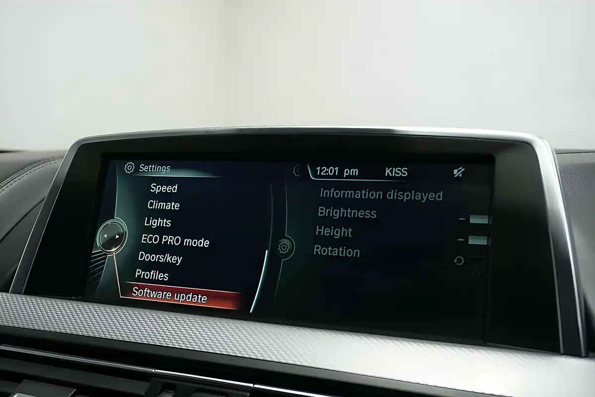 Used 2015 BMW 6 Series M Sport Glacier Silver - Interior and Exterior details 20