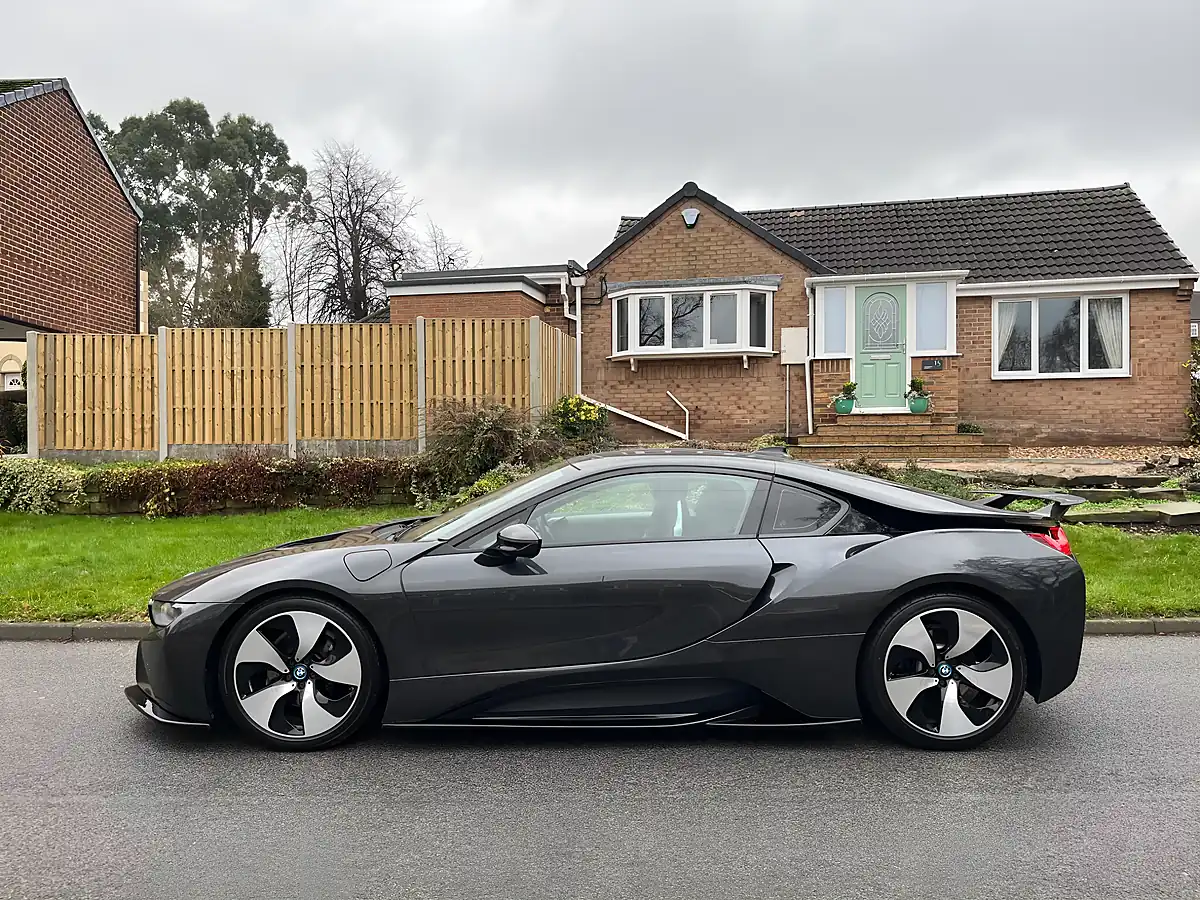Used 2015 BMW i8 Pure Impulse Design - Interior and Exterior details 6