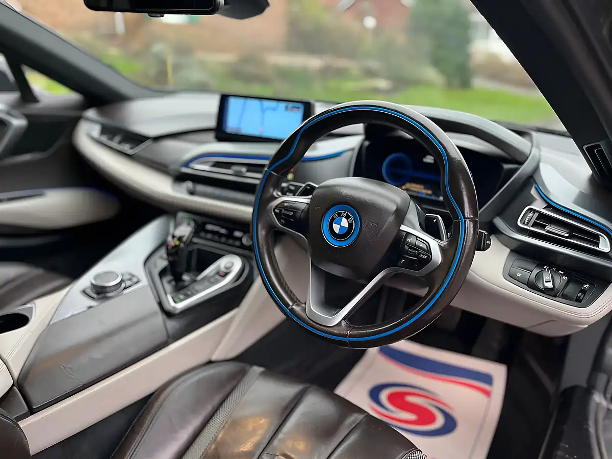 Used 2015 BMW i8 Pure Impulse Design - Interior and Exterior details 7