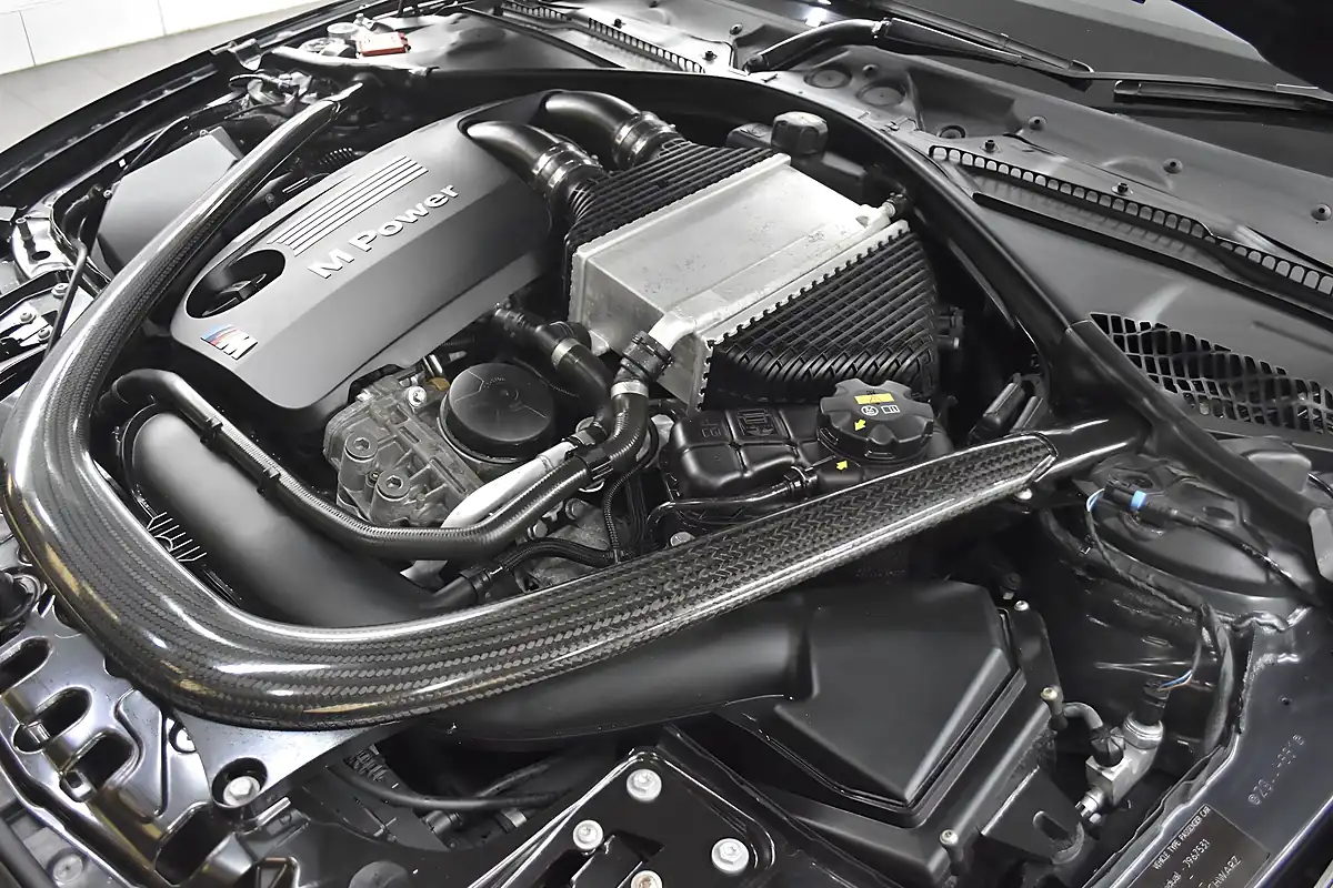 Used 2015 BMW M4 Convertible Black - Interior and Exterior details 14