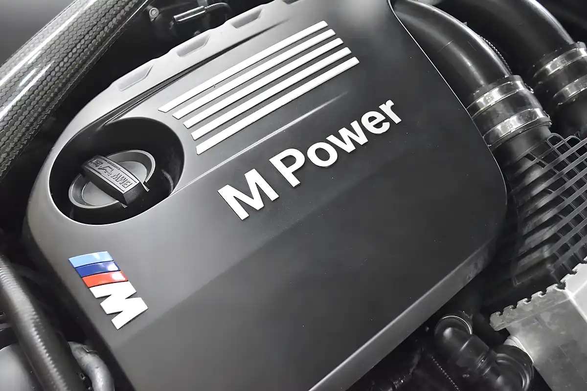 Used 2015 BMW M4 Convertible Black - Interior and Exterior details 19