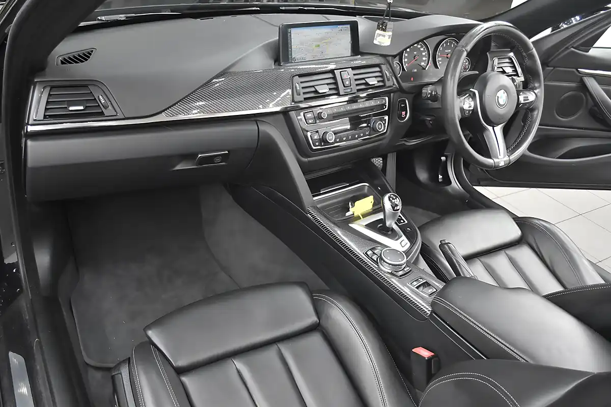 Used 2015 BMW M4 Convertible Black - Interior and Exterior details 3