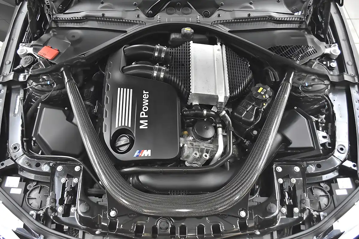 Used 2015 BMW M4 Convertible Black - Interior and Exterior details 4