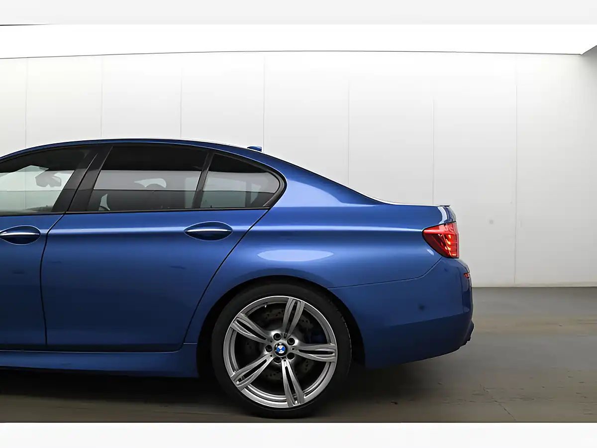 Used 2015 BMW M5 Blue - Interior and Exterior details 11